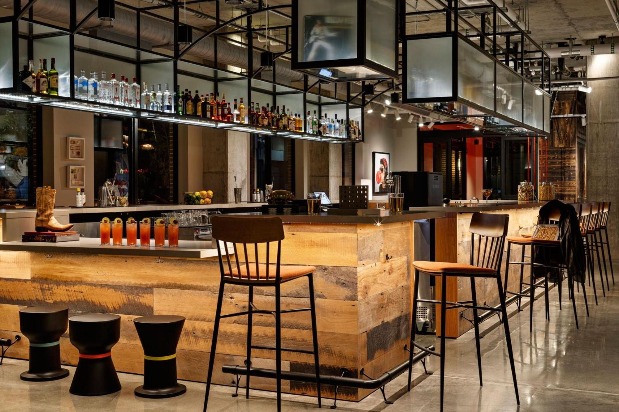 Moxy Omaha Downtown Hotel Exterior photo